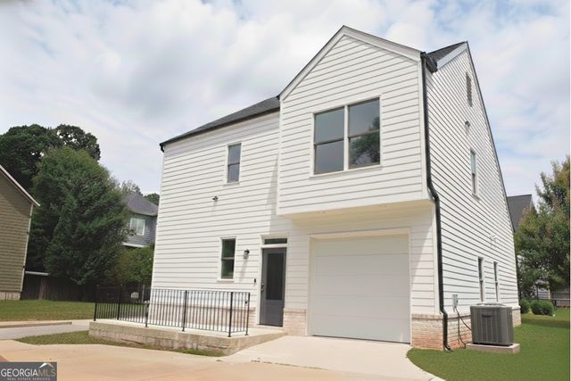 648 Liella Park SE, Atlanta, GA 30312