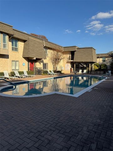 4320 Bellaire Drive S 102W, Fort Worth, TX 76109