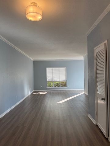 4320 Bellaire Drive S 102W, Fort Worth, TX 76109