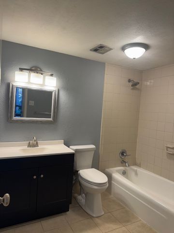 4320 Bellaire Drive S 102W, Fort Worth, TX 76109