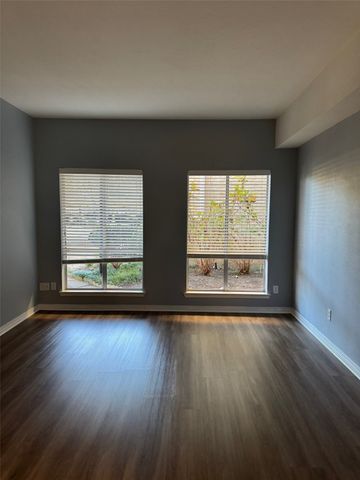 4320 Bellaire Drive S 102W, Fort Worth, TX 76109