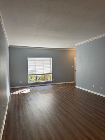 4320 Bellaire Drive S 102W, Fort Worth, TX 76109