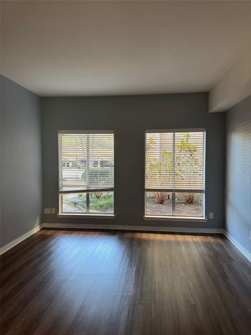 4320 Bellaire Drive S 102W, Fort Worth, TX 76109