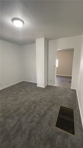 424 W 7th Ave 2, Tarentum, PA 15084