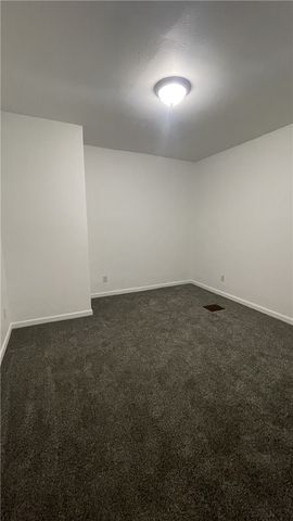 424 W 7th Ave 2, Tarentum, PA 15084