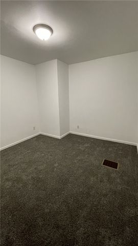 424 W 7th Ave 2, Tarentum, PA 15084