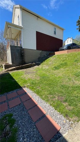 424 W 7th Ave 2, Tarentum, PA 15084