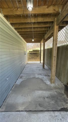 424 W 7th Ave 2, Tarentum, PA 15084