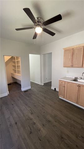 424 W 7th Ave 2, Tarentum, PA 15084