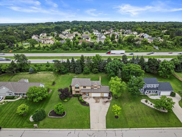 13785 W Maria DRIVE, New Berlin, WI 53151