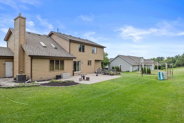 13785 W Maria DRIVE, New Berlin, WI 53151