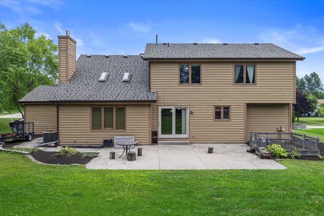 13785 W Maria DRIVE, New Berlin, WI 53151