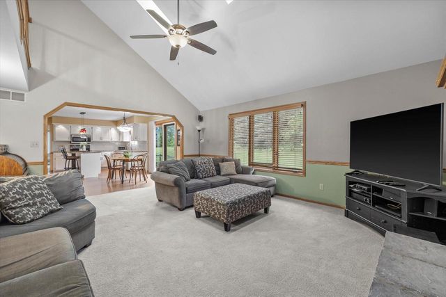 13785 W Maria DRIVE, New Berlin, WI 53151