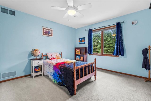 13785 W Maria DRIVE, New Berlin, WI 53151