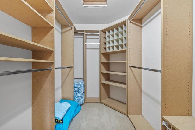 13785 W Maria DRIVE, New Berlin, WI 53151