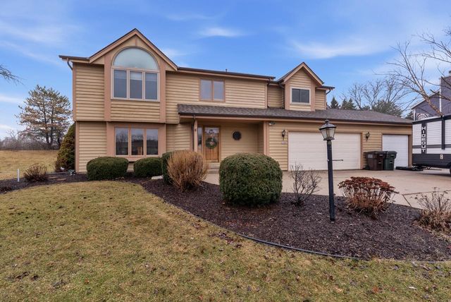 13785 W Maria DRIVE, New Berlin, WI 53151