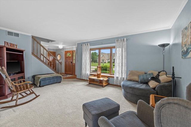 13785 W Maria DRIVE, New Berlin, WI 53151