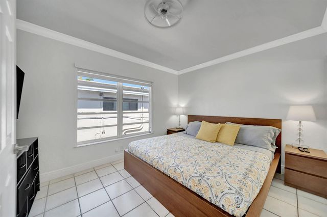 2724 NE 14th Street 5, Fort Lauderdale, FL 33304