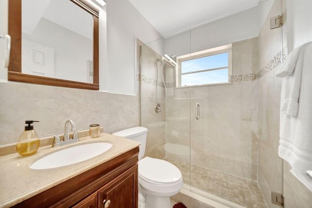 2724 NE 14th Street 5, Fort Lauderdale, FL 33304