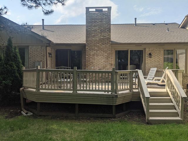43064 W Kirkwood Drive, Clinton Twp, MI 48038