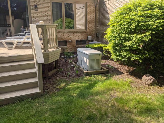43064 W Kirkwood Drive, Clinton Twp, MI 48038