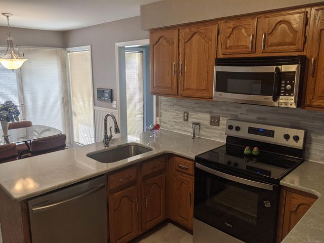 43064 W Kirkwood Drive, Clinton Twp, MI 48038