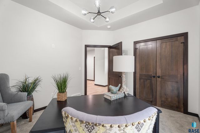 1115 S Foss Ave Avenue, Sioux Falls, SD 57110