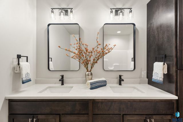 1115 S Foss Ave Avenue, Sioux Falls, SD 57110