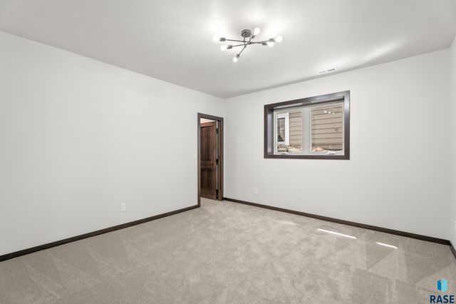 1115 S Foss Ave Avenue, Sioux Falls, SD 57110