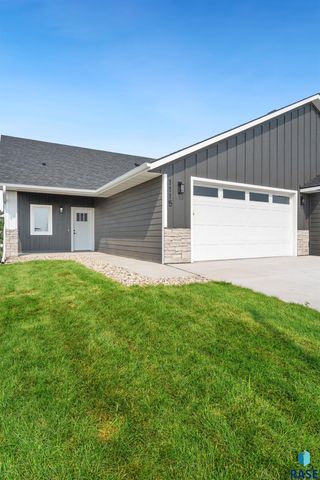 1115 S Foss Ave Avenue, Sioux Falls, SD 57110