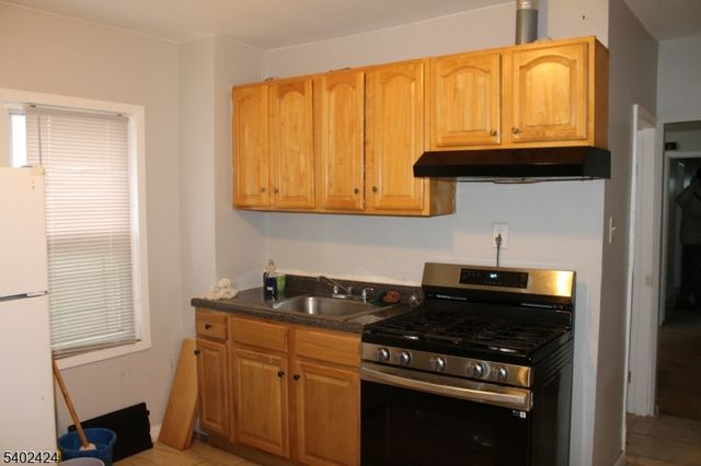 232 Sherman Ave 2, Newark City, NJ 07114