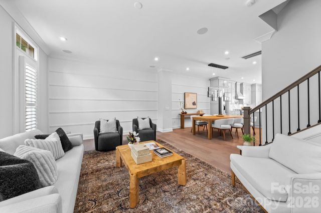 2525 Deacon Avenue, Charlotte, NC 28204