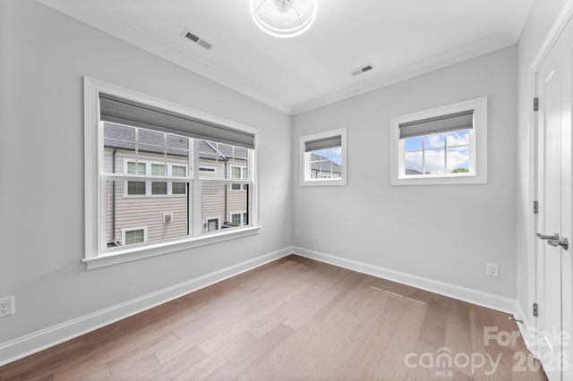 2525 Deacon Avenue, Charlotte, NC 28204