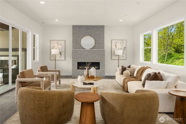 22536 SE 52nd Street, Issaquah, WA 98029