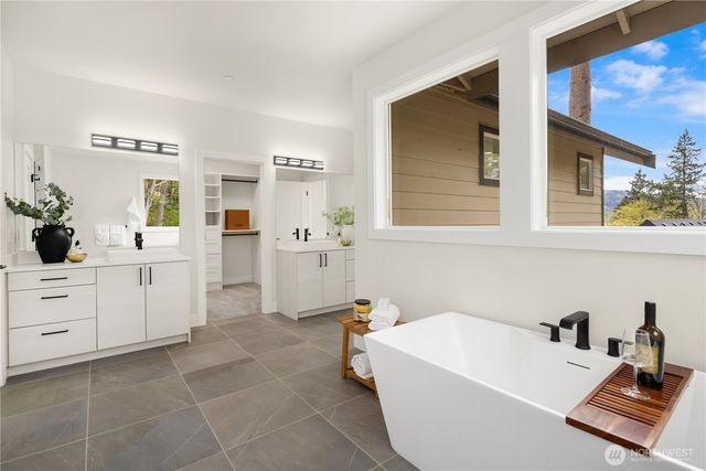 22536 SE 52nd Street, Issaquah, WA 98029