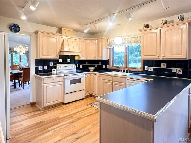 2354 Middle Road, Oneida, NY 13421