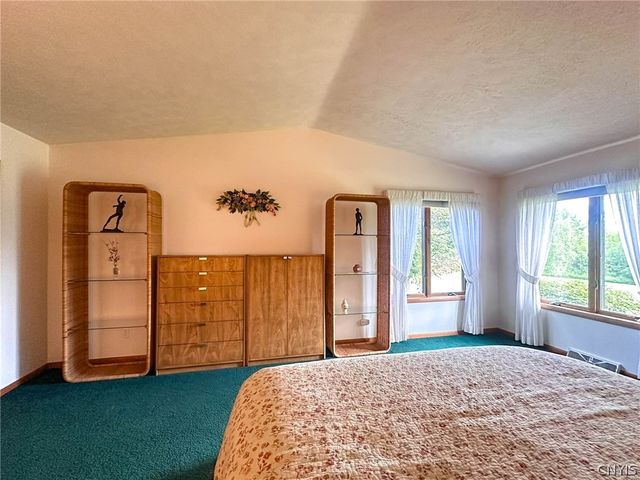 2354 Middle Road, Oneida, NY 13421