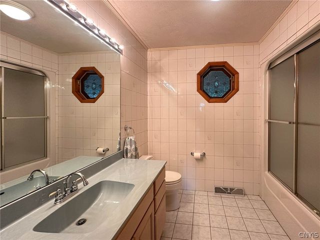 2354 Middle Road, Oneida, NY 13421