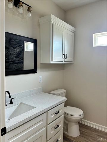 2413 N Venice N Avenue, Edinburg, TX 78542