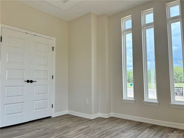 2413 N Venice N Avenue, Edinburg, TX 78542