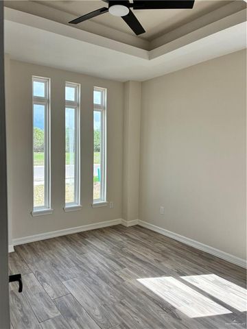 2413 N Venice N Avenue, Edinburg, TX 78542