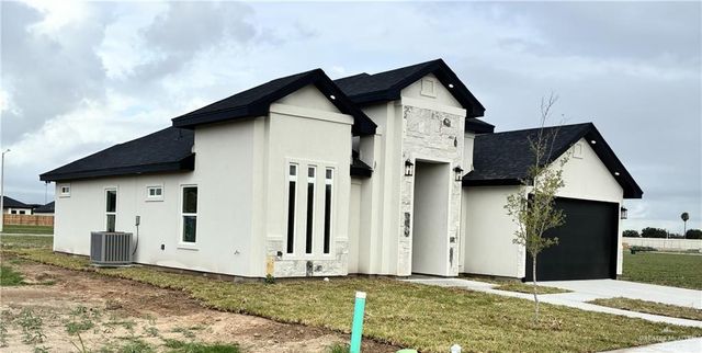 2413 N Venice N Avenue, Edinburg, TX 78542