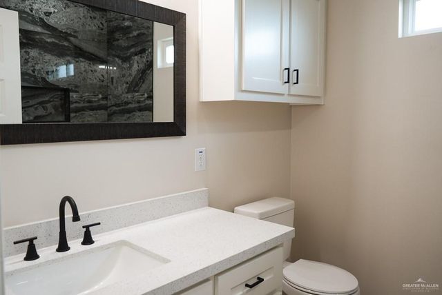 2413 N Venice N Avenue, Edinburg, TX 78542