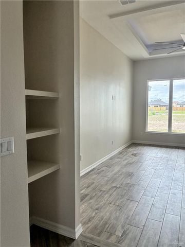 2413 N Venice N Avenue, Edinburg, TX 78542