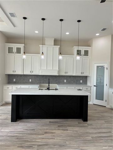 2413 N Venice N Avenue, Edinburg, TX 78542