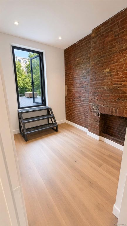 437 W 43rd Street 1, New York (manhattan), NY 10036 — photo 4