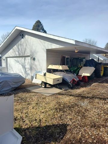 433 Bridge Street, Mazomanie, WI 53560