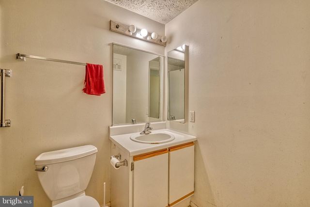 8040-H ABBEY CT #H, Pasadena, MD 21122