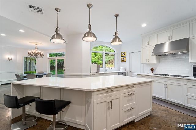 54 Mohawk Avenue, Norwood, NJ 07648