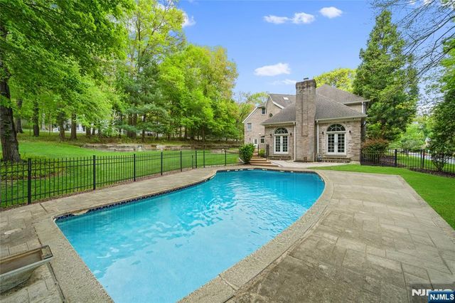 54 Mohawk Avenue, Norwood, NJ 07648